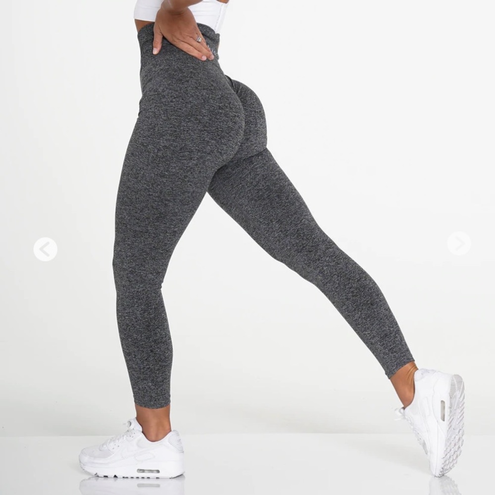 NVGTN Black Speckled Scrunch Seamless Leggings